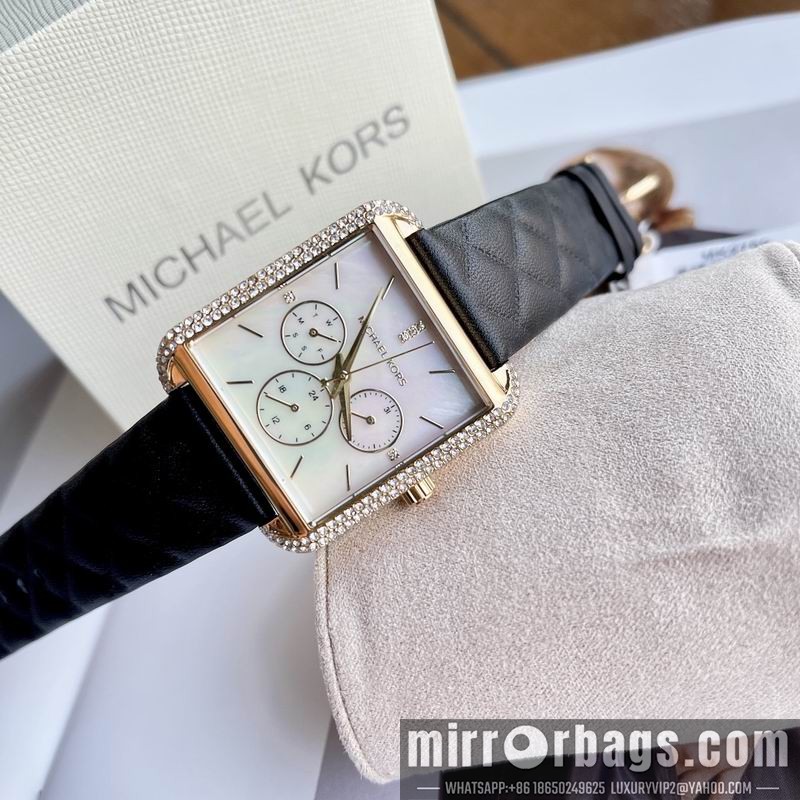 MK 37X32mm 101075 Watch