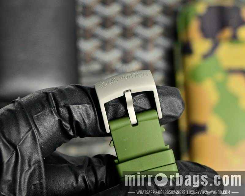 LV 44mm 042407 Watch