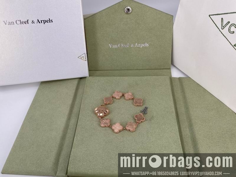 Van cleef & Arpels 22.4mm 010502 Watch