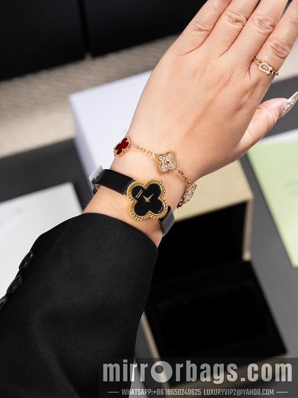 Van Cleef & Arpels 29.7mm 080606 Watch