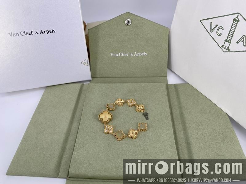 Van cleef & Arpels 22.4mm 010502 Watch