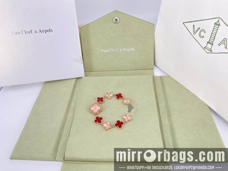 Van cleef & Arpels 22.4mm 010502 Watch