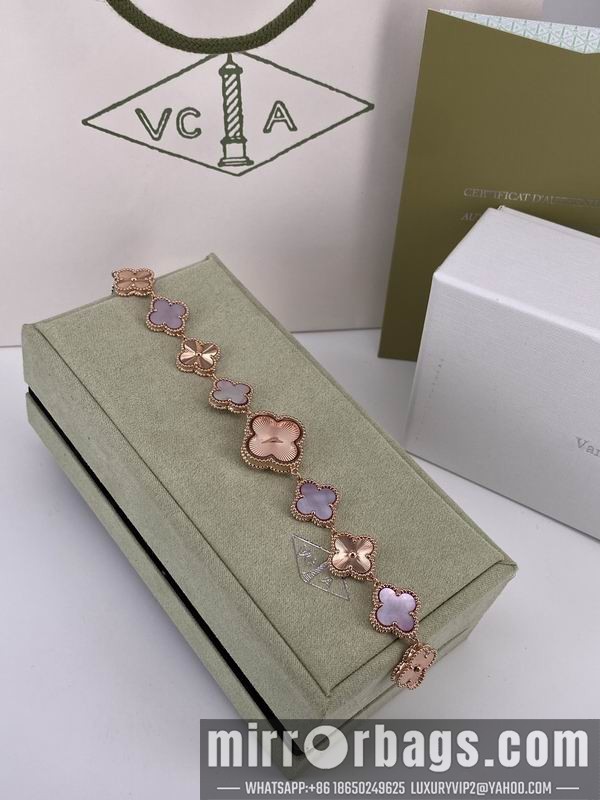 Van cleef & Arpels 22.4mm 010502 Watch