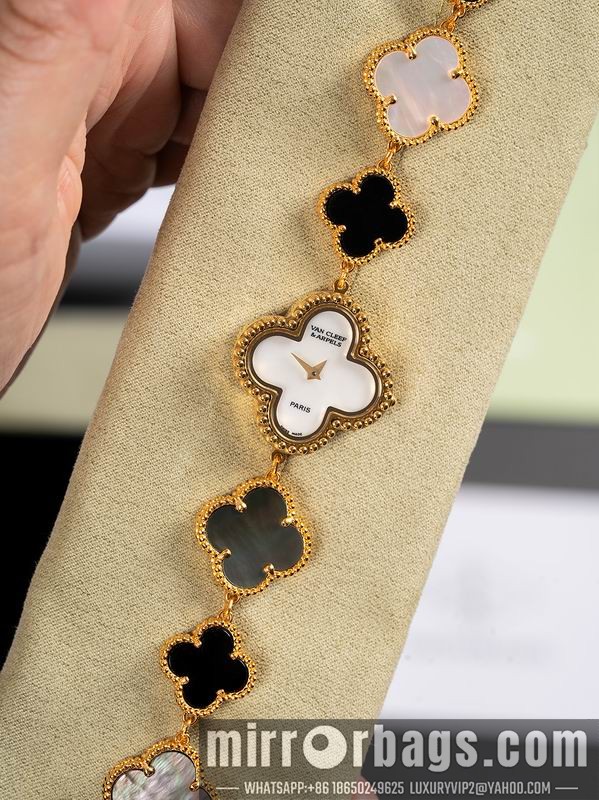 Van Cleef & Arpels 27mm 080605 Watch