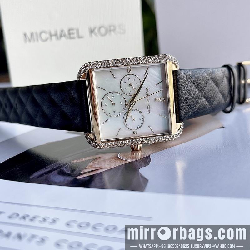 MK 37X32mm 101075 Watch