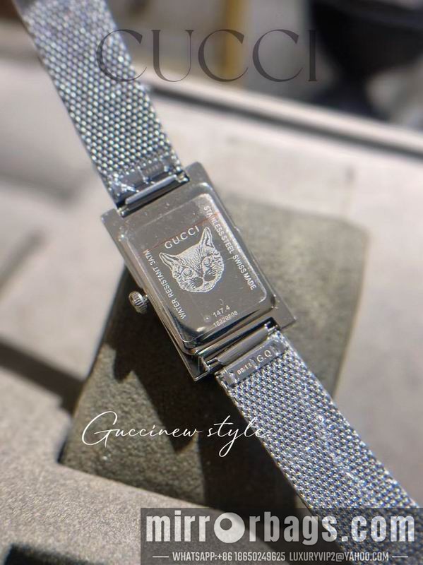 Gucci 34X21mm 111413 Watch