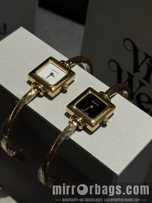 Gucci 20X20mm 101589 Watch