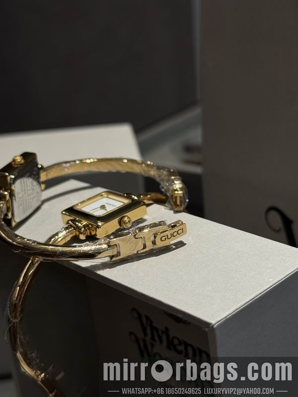 Gucci 20X20mm 101589 Watch