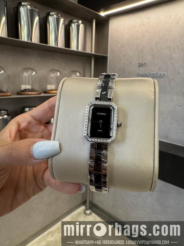 Chanel 21X26mm 101440 Watch