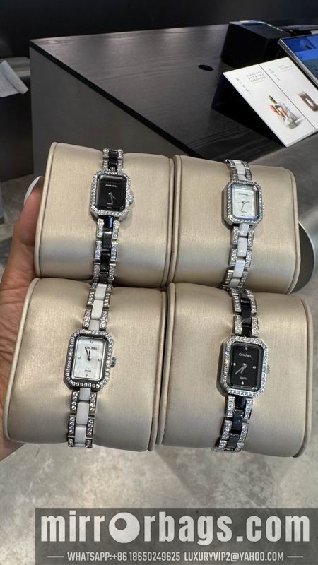 Chanel 21X26mm 101440 Watch
