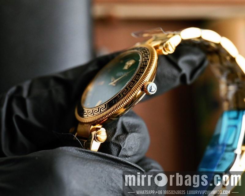 Versace woman watch 122823 Watch