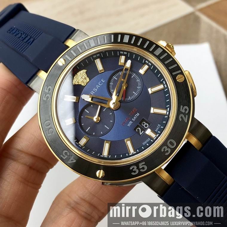 Versace men 44mm M05 Watch
