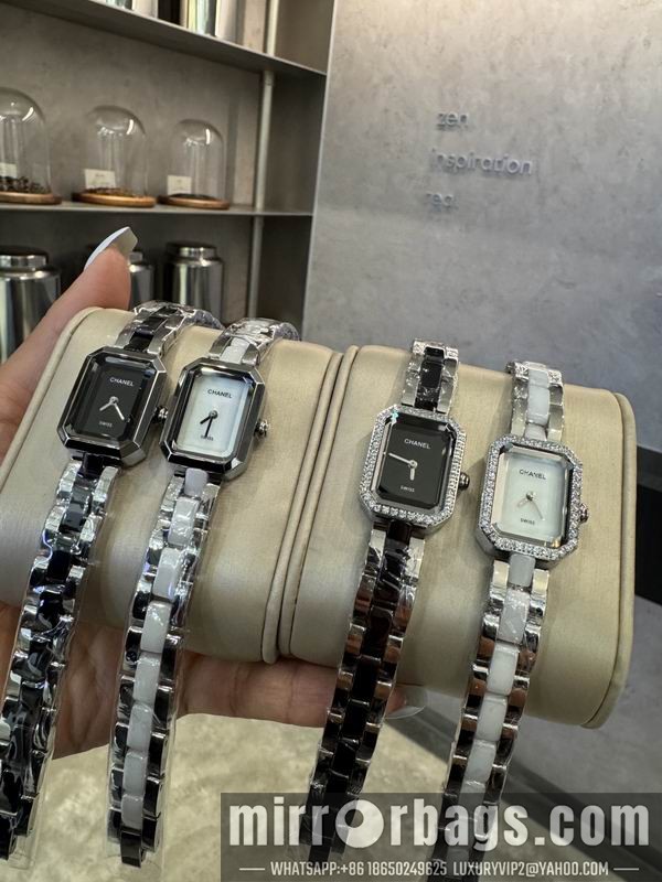 Chanel 21X26mm 101440 Watch