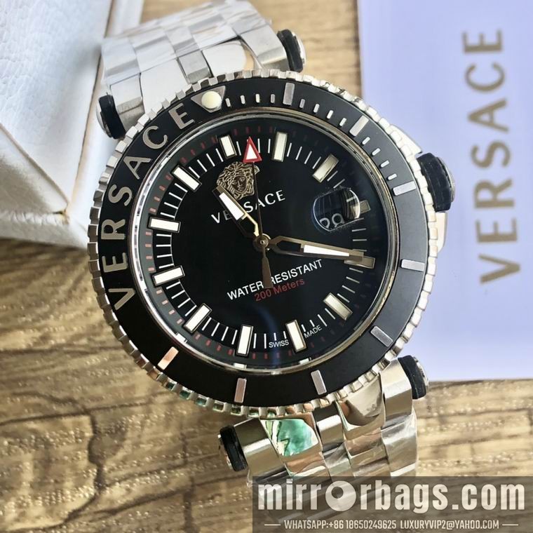 Versace men 46mm M03 Watch