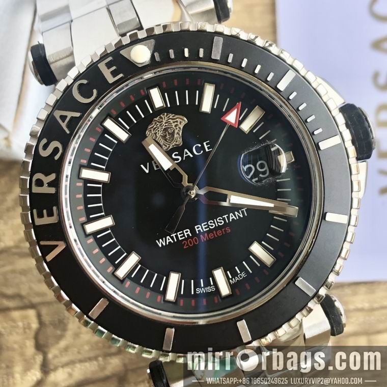 Versace men 46mm M03 Watch