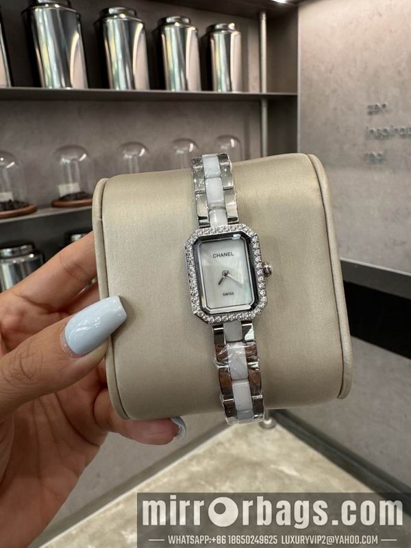 Chanel 21X26mm 101440 Watch
