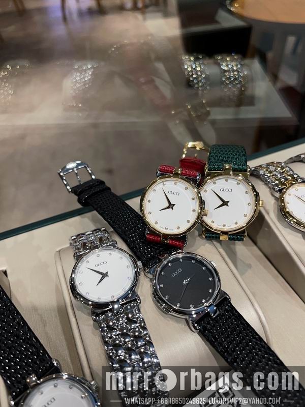 Gucci 28mm 101540 Watch
