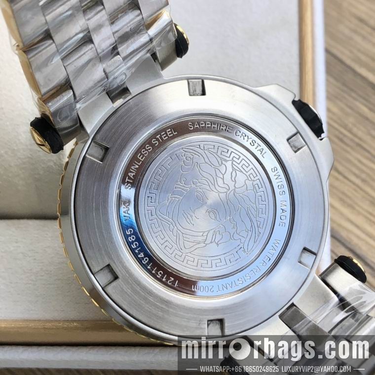 Versace men 46mm M03 Watch