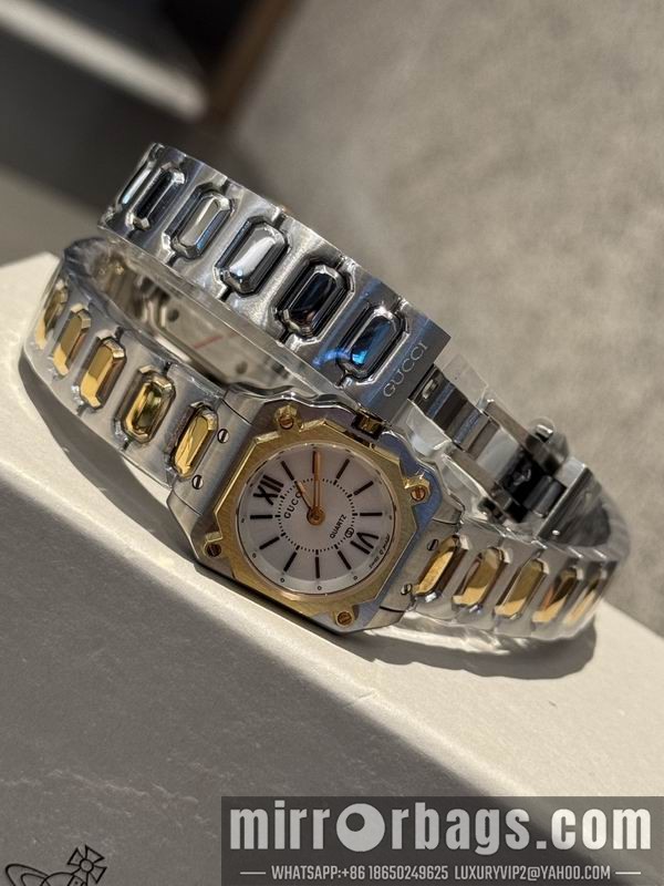 Gucci L36mm M30mm S24mm 111404 Watch