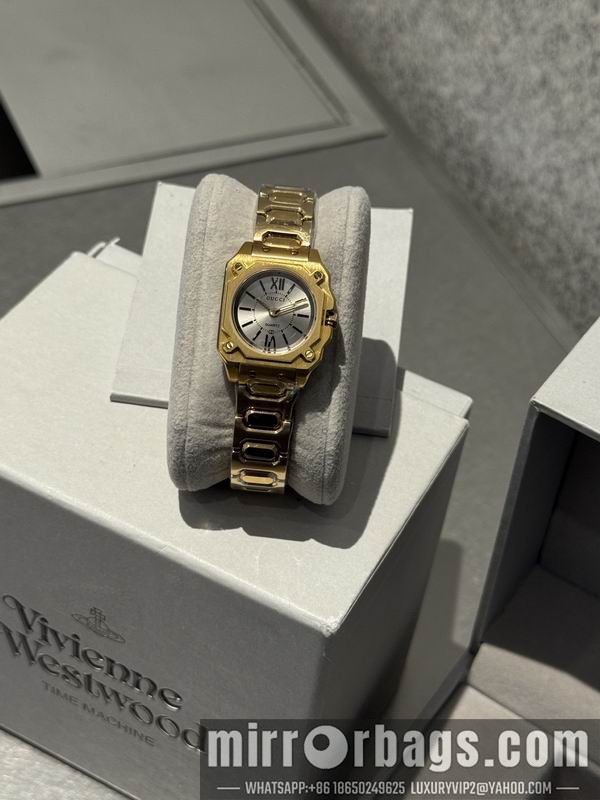 Gucci L36mm M30mm S24mm 111404 Watch