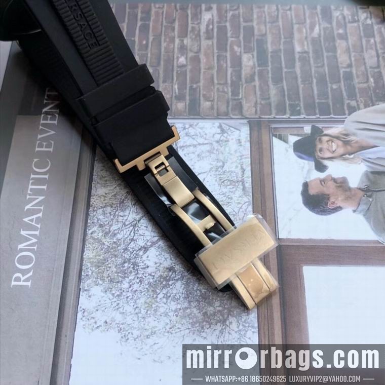 Versace men 44mm M05 Watch
