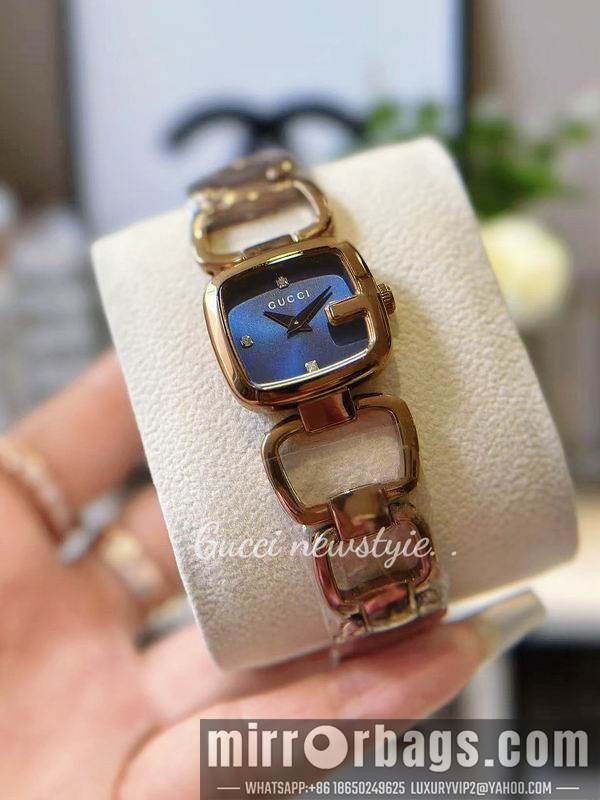 Gucci 24X22.4mm 101433 Watch