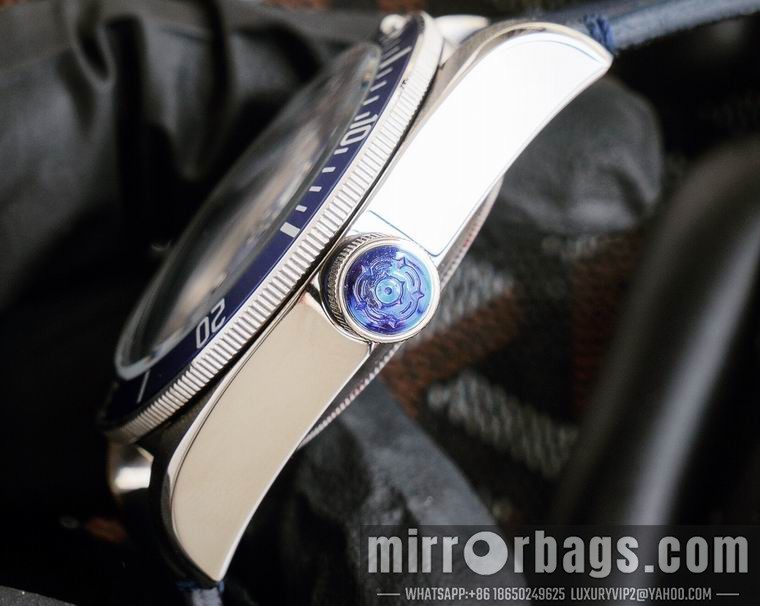 Tudor men 42mm M10 Watch