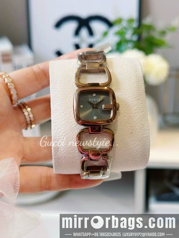 Gucci 24X22.4mm 101433 Watch