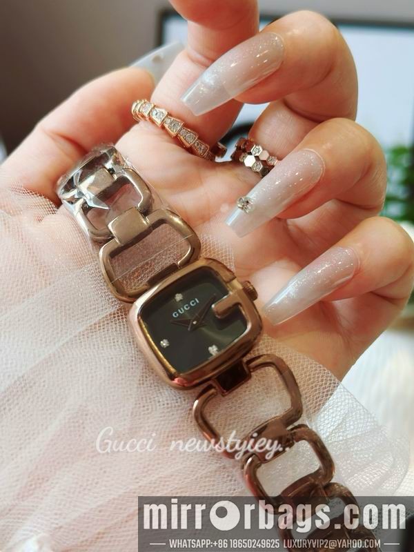 Gucci 24X22.4mm 101433 Watch