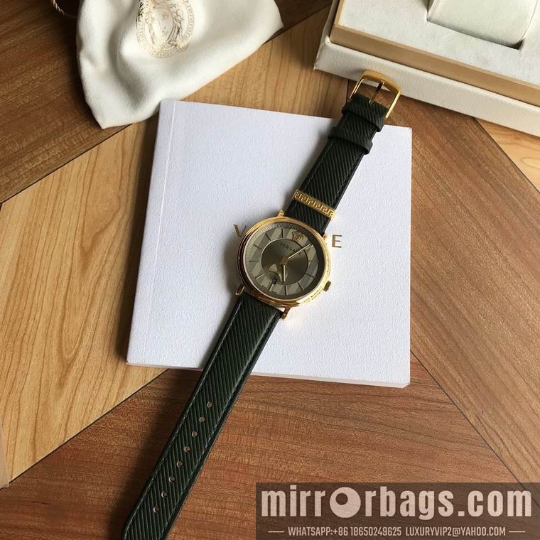 Versace men 42mm M04 Watch