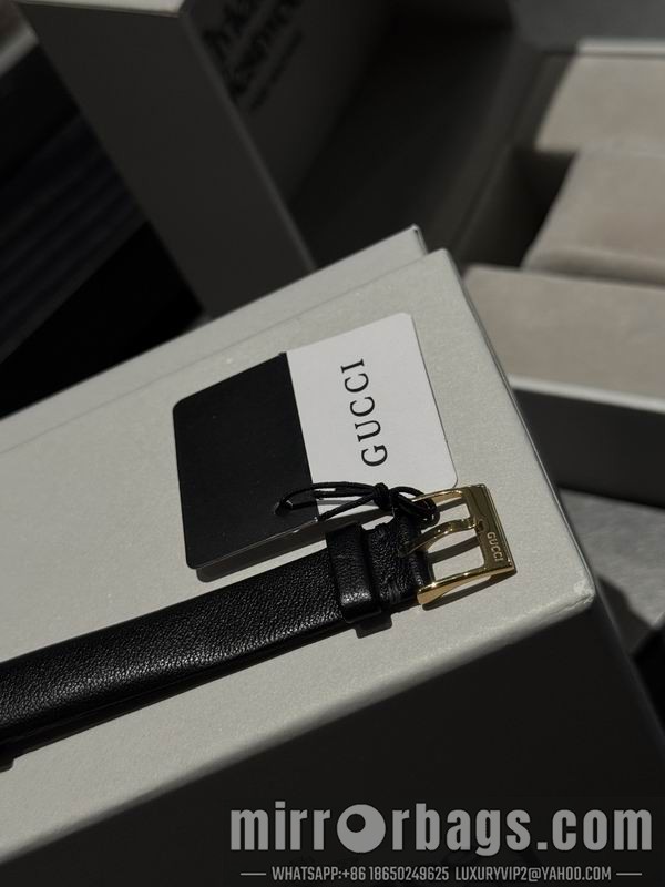 Gucci 32mm 101587 Watch