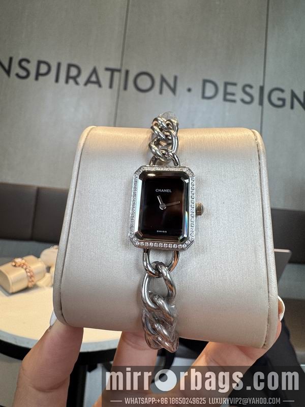 Chanel 21X26mm 101502 Watch