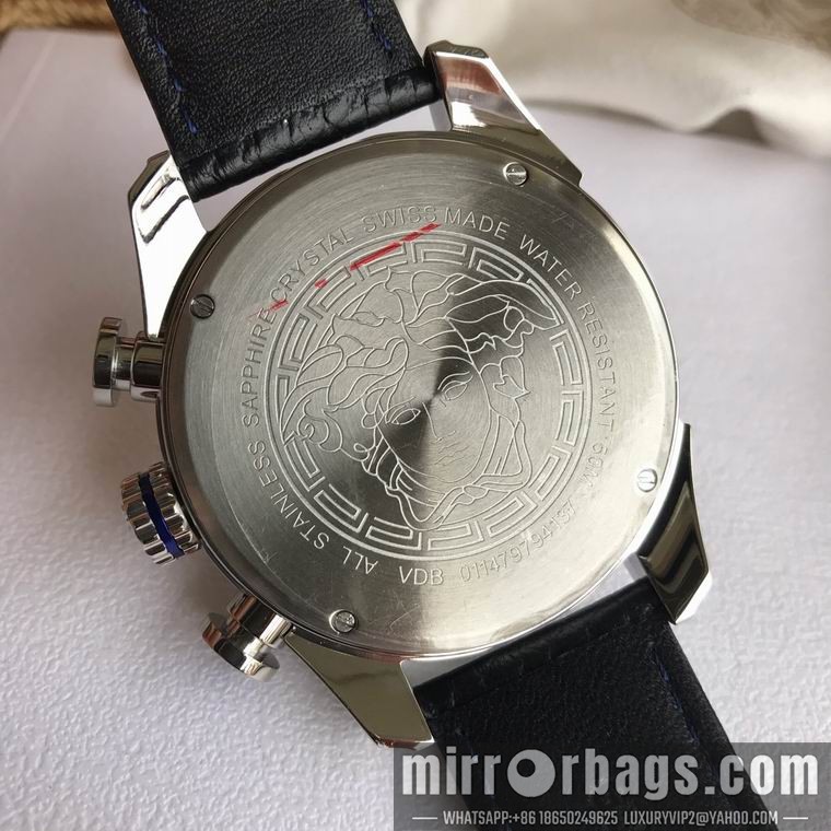 Versace men 43mm M02 Watch