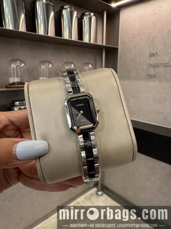 Chanel 21X26mm 101440 Watch