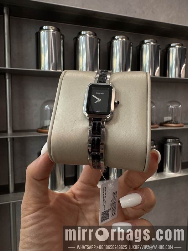 Chanel 21X26mm 101515 Watch