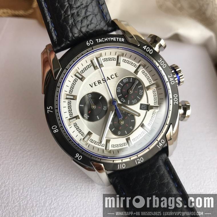Versace men 43mm M02 Watch