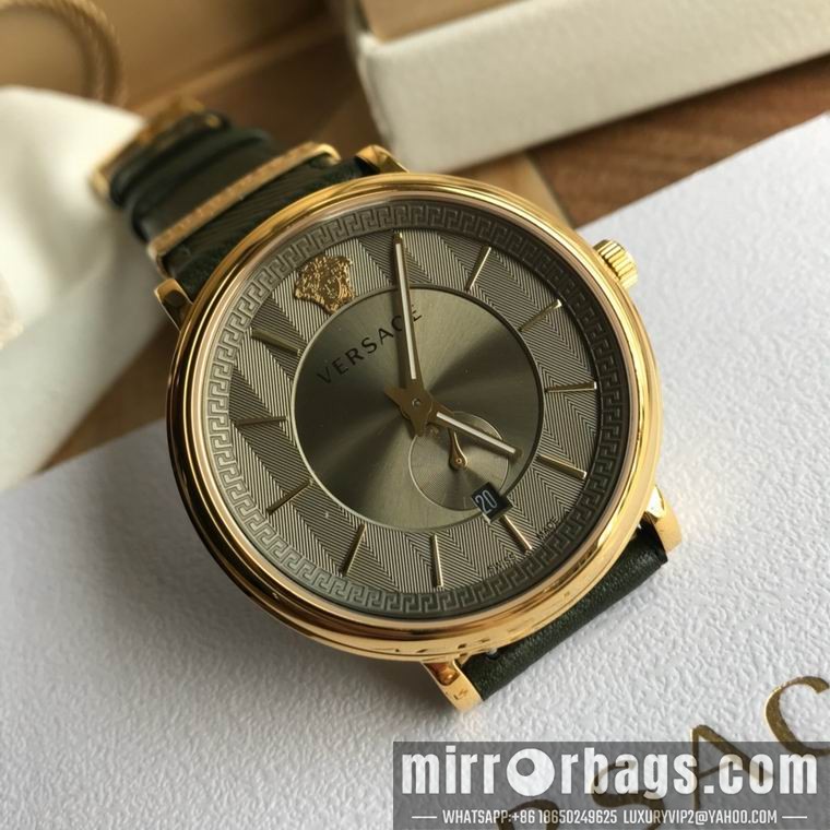 Versace men 42mm M04 Watch