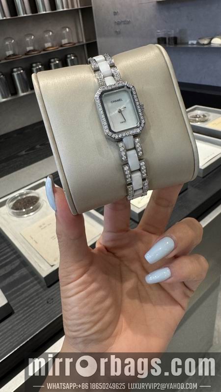 Chanel 21X26mm 101440 Watch