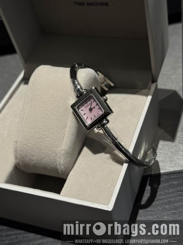 Gucci 20X20mm 101589 Watch