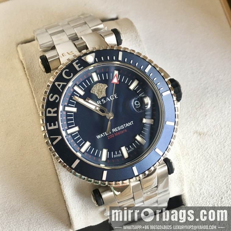 Versace men 46mm M03 Watch