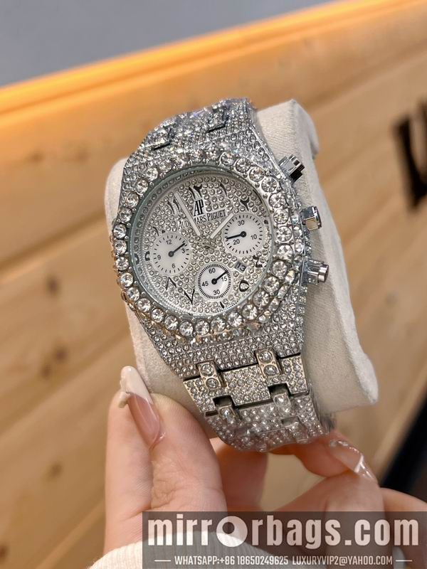AP 40mm 122824 Watch