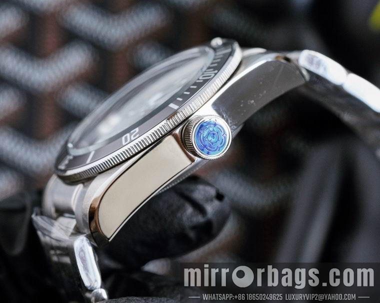 Tudor men 42mm M05 Watch