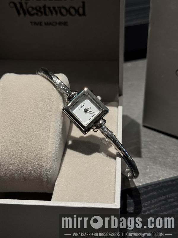Gucci 20X20mm 101589 Watch