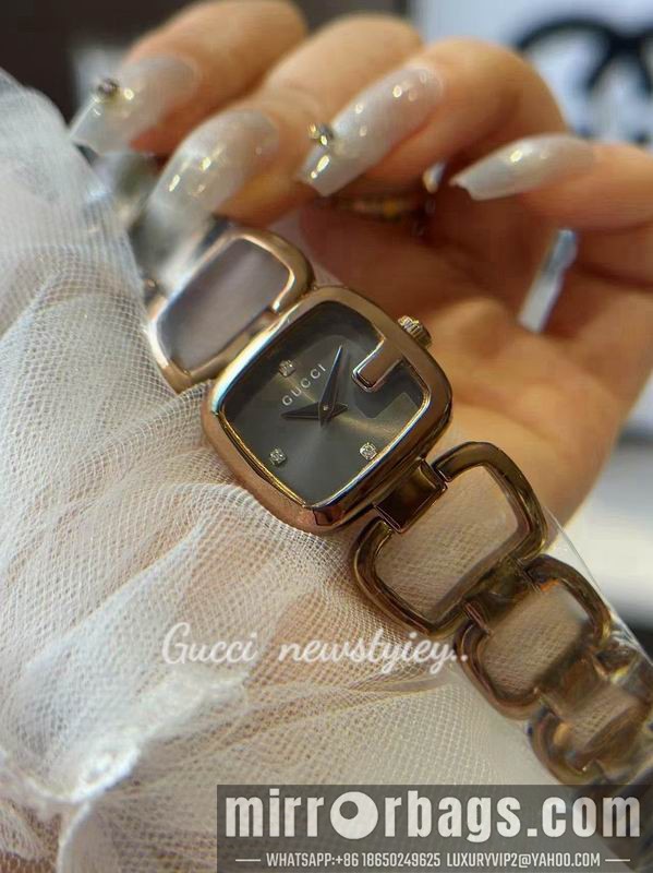 Gucci 24X22.4mm 101433 Watch