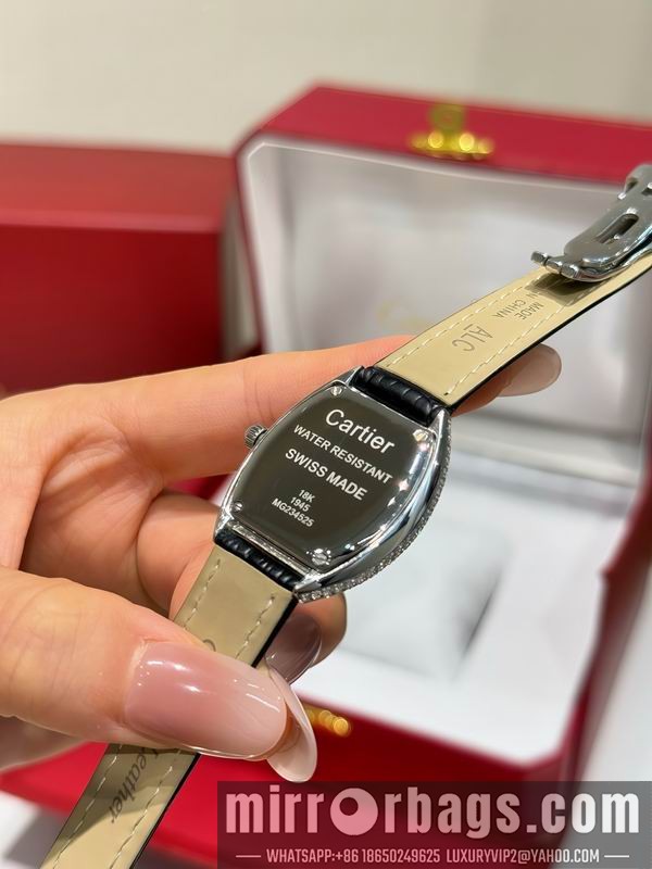 Cartier 27.5X33mm 111418 Watch