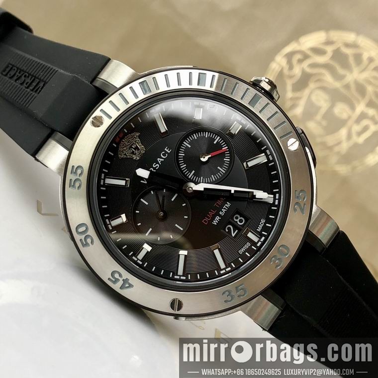 Versace men 44mm M05 Watch
