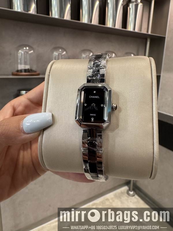Chanel 21X26mm 101440 Watch