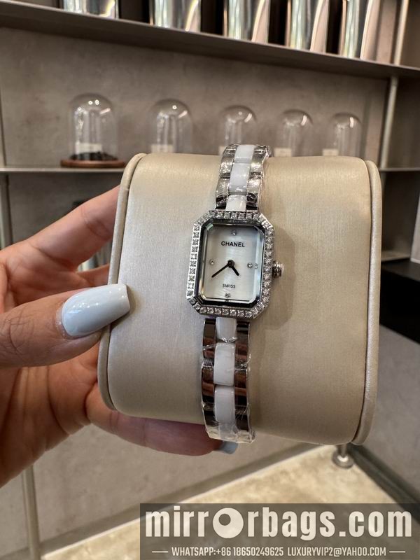 Chanel 21X26mm 101440 Watch