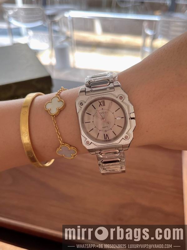 Gucci man36mm woman30mm 071010 Watch