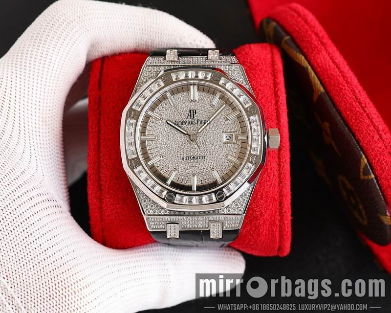 AP 40mm 082101 Watch